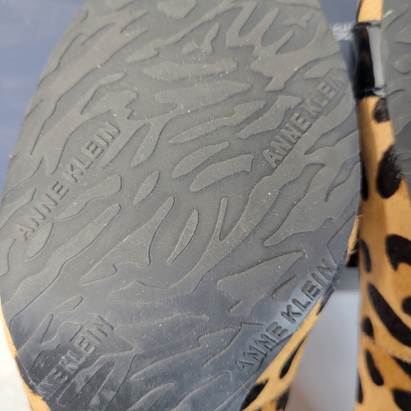 Womans Anne Klein iFlex Leopard Print Cow Fur 2.5Inch Pumps Size 7Med - Picture 12 of 16